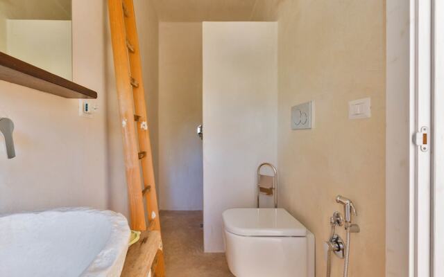 298 Trullo Luna by Perle di Puglia