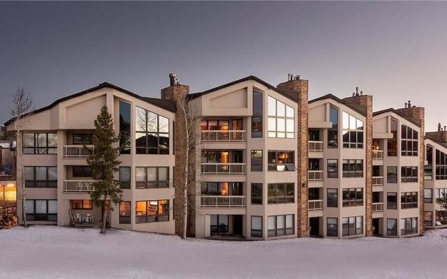 Dauphine 123 2 BedroomCondo By Moving Mountains