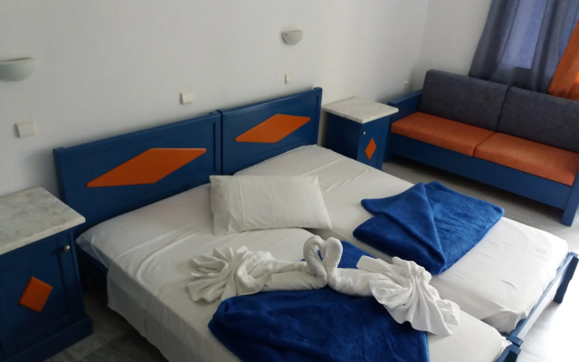 Leonidas Studios & Apartments