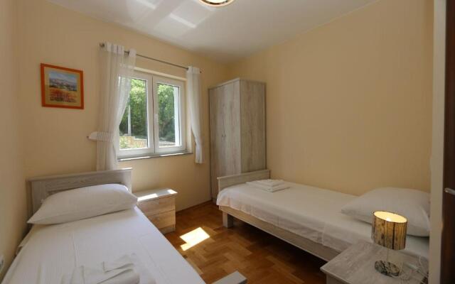 Apartment Soline Cove