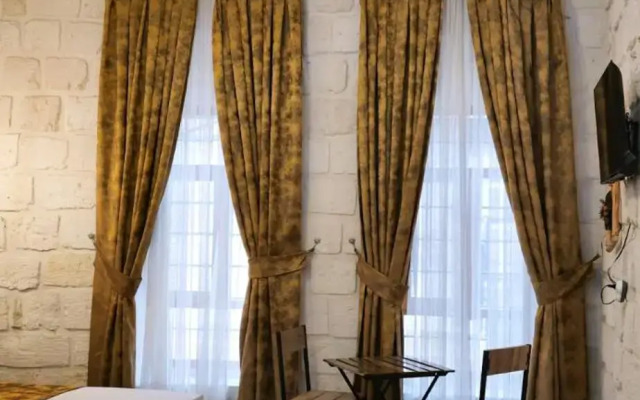 Mons Masius Hotel