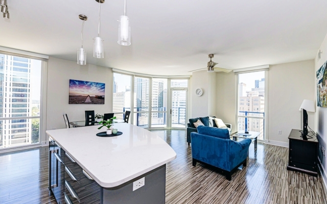 Stunning 2br Apt near Truist Field