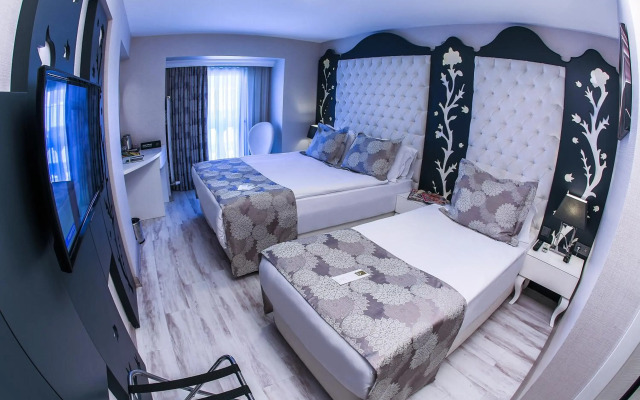 Demonti Otel