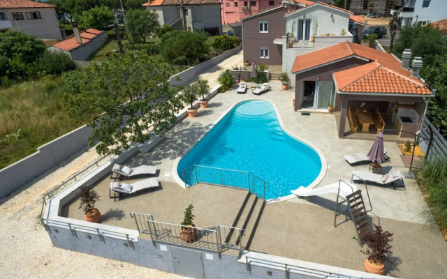 Five bedroom villa Emily with pool