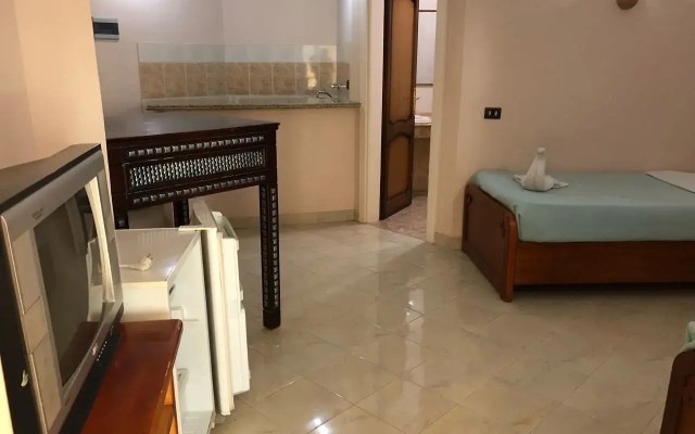 Golden Rose Hotel