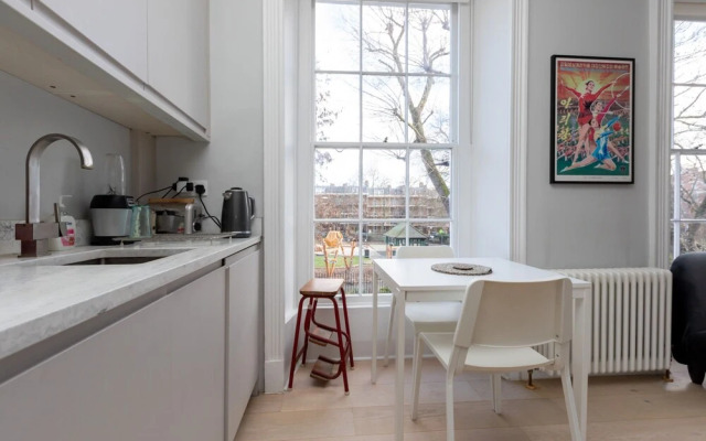 Beautiful and Light 1 Bedroom Flat Near Hackney Central