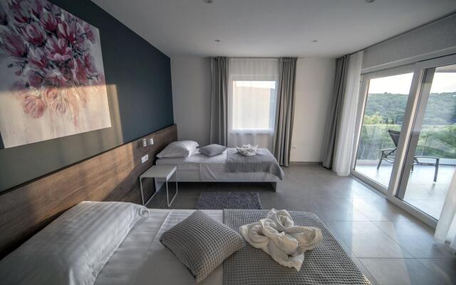D in Postira with 7 bedrooms and 7 bathrooms