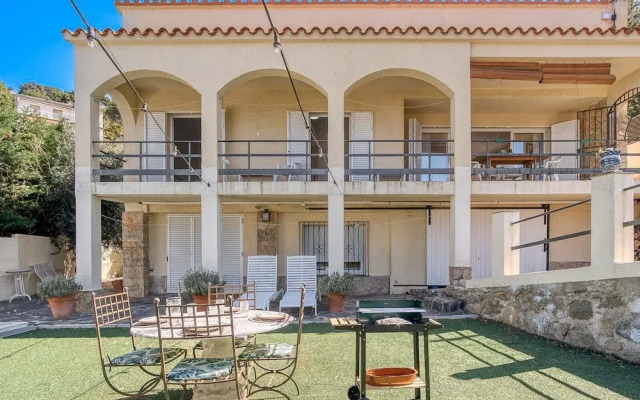 Pretty Apartment With Balcony