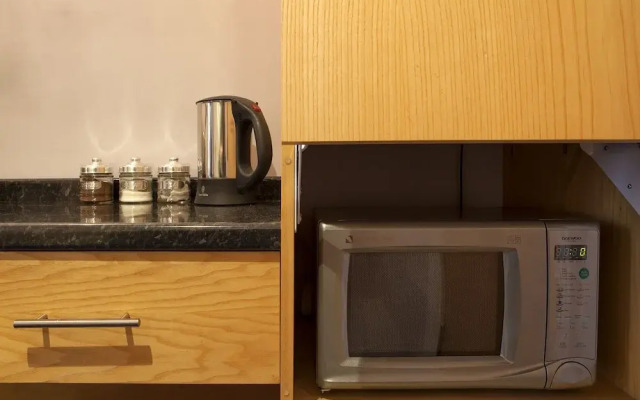 Comfortable And Spacious City Centre Studio Apartment