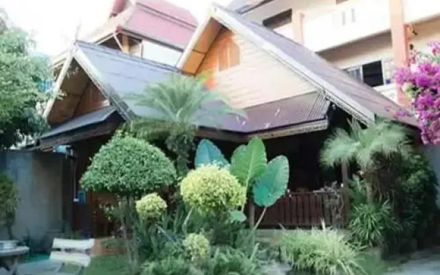 Little Home Guesthouse