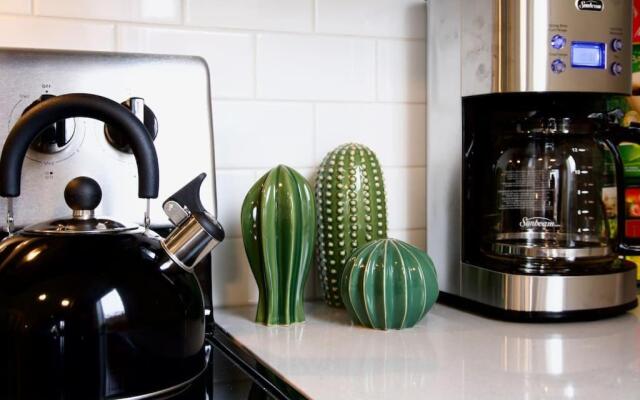 Gorgeous Modern 2BD Condo Heart of Wpg Coffee Location