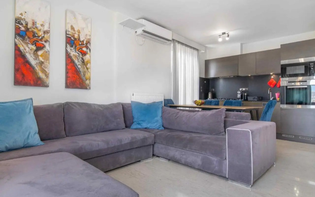 Lis153 by Smart Cozy Suites - Top Floors with Amazing City View - Available 24hr