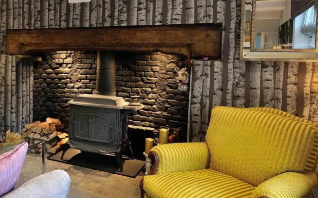 Crescent Turner Hotel