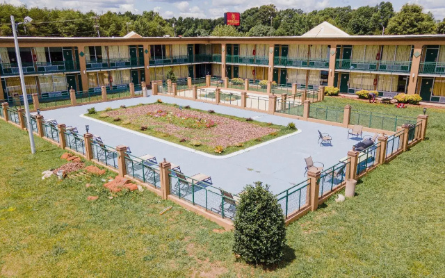 Reidsville Inn & Suites