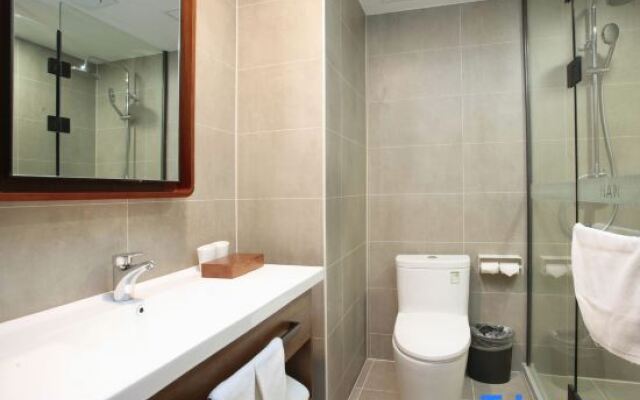 HanTing Premium Hotel (Shenyang Station Taiyuan Street Subway Station)