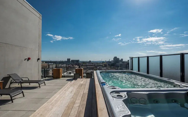 Modern 2BR in Old Montreal by Sonder