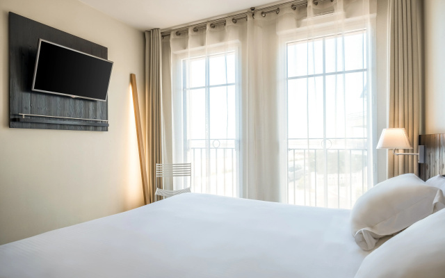 Hotel Les Flots - Chatelaillon Plage