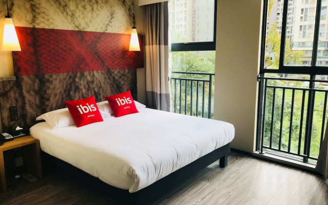 ibis Chengdu East Railway Station Hotel