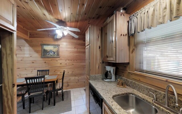 Bearly Visible - 2 Br Cabin