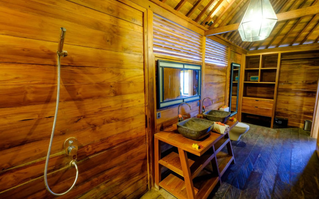 Canggu Wooden Green Paradise