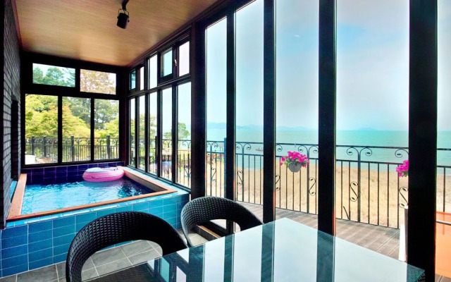 Lim Sea Side Poolvilla Pension