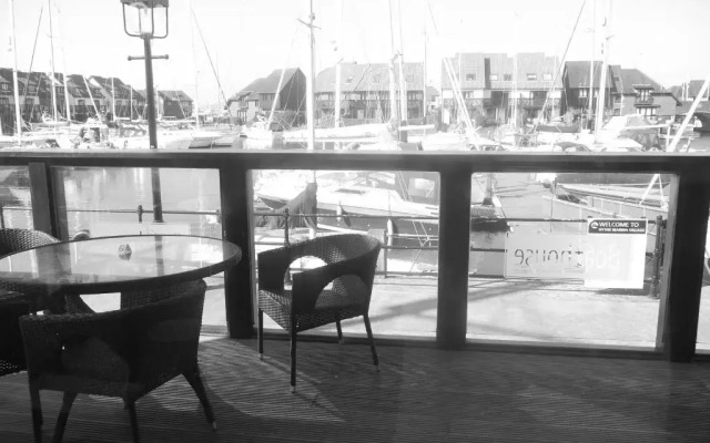 Boathouse Hotel