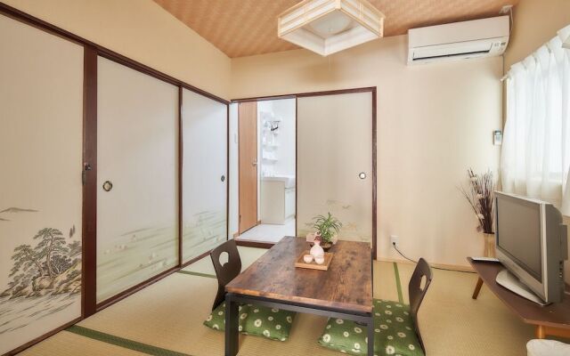 Sakuragawa no midoribashi Japan Villa/Osaka castle