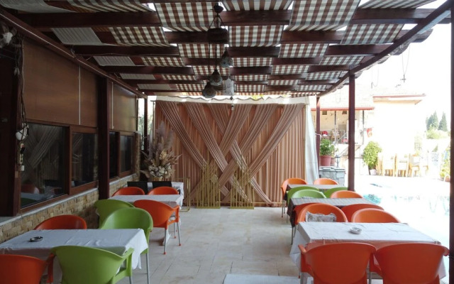 Shah Sultan Ozturk Hotel