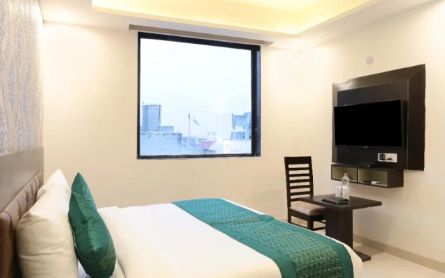 OYO Townhouse 516 Hotel N Suites