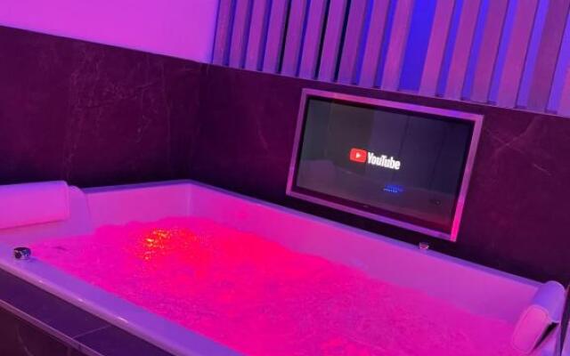 Suite & Jacuzzi