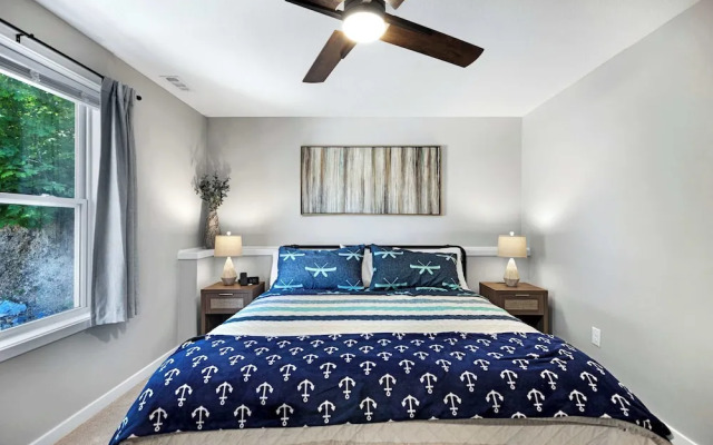 The Lake Shack Waterfront Life