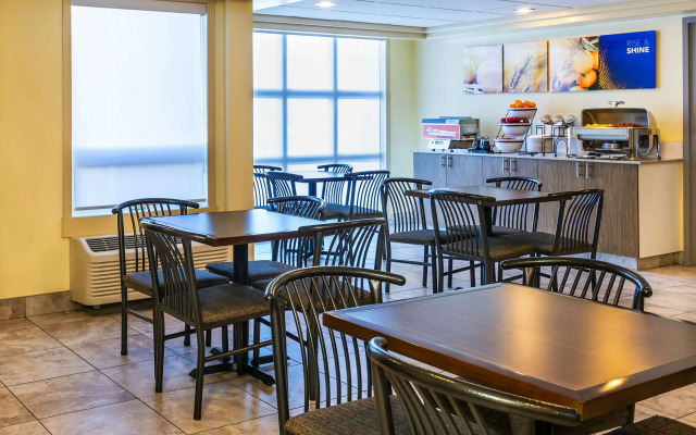 Comfort Inn & Suites