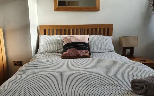 Modern Kings Road Executive Apartment