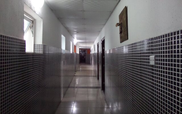 Metro Hotel Ajeigbe