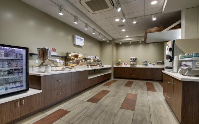 Holiday Inn Express & Suites Mount Vernon by IHG