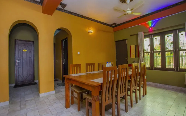 OYO 348 Hotel Park Treasure