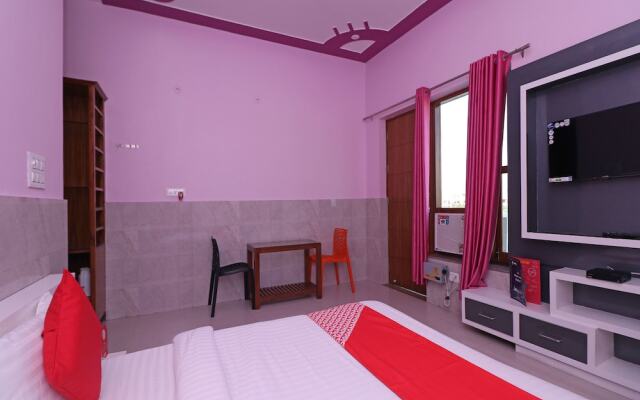 OYO 12065 Hotel Raj Palace