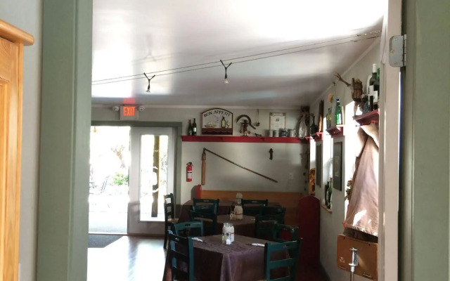 Crowsnest Vineyards Guesthouse