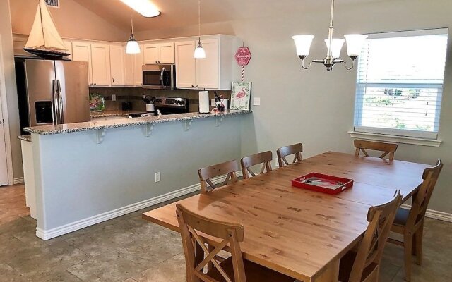 Flamingo Haven - Three Bedroom Home