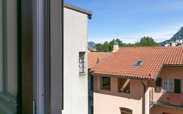 Lake River Apartment