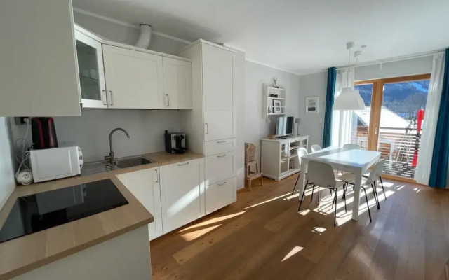 Exclusive Apartment With Scenic View