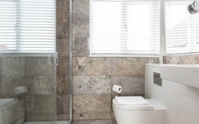 Brand New Luxurious 5 Bedroom Townhouse
