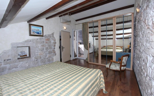 Apartment Midea