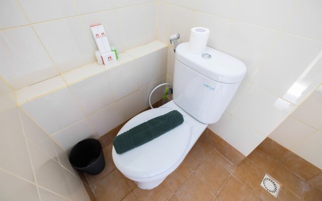 Modern and Minimalist Studio Bassura City Apartment