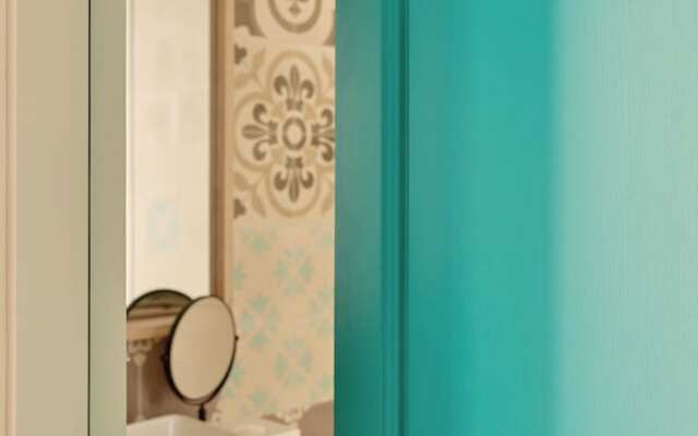 Moodhoian Riverside Resort & Spa