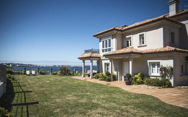 House With 4 Bedrooms in Burela, With Wonderful sea View and Enclosed