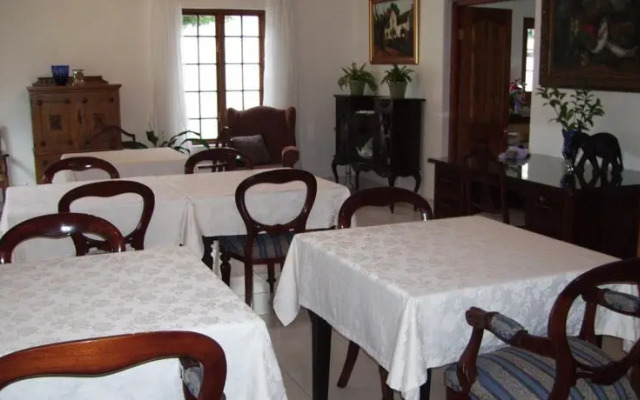 Hermanus Dorpshuys Guesthouse