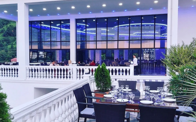 Zurapalace Hotel	