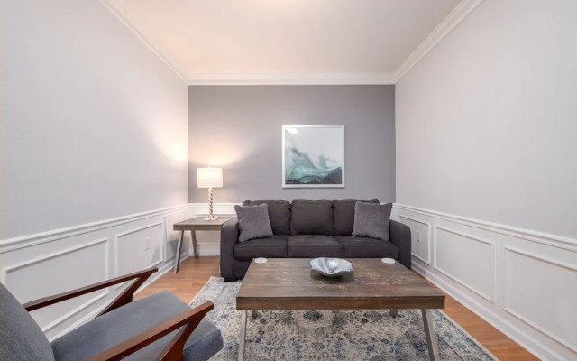 Casa Lucia Lakeview 3 Bedroom Condo by RedAwning
