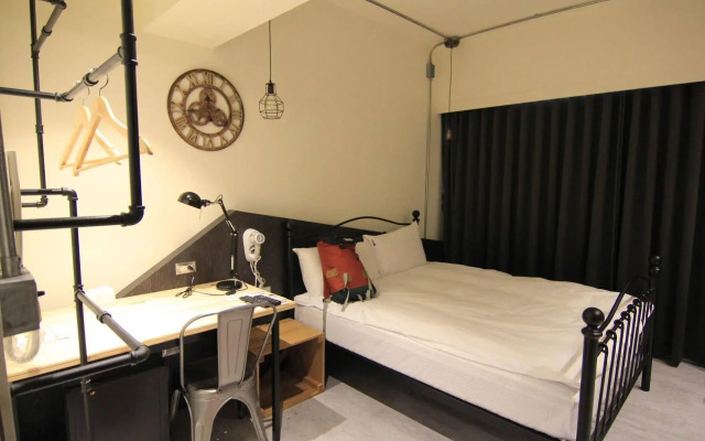 Yizhong Loft Hostel